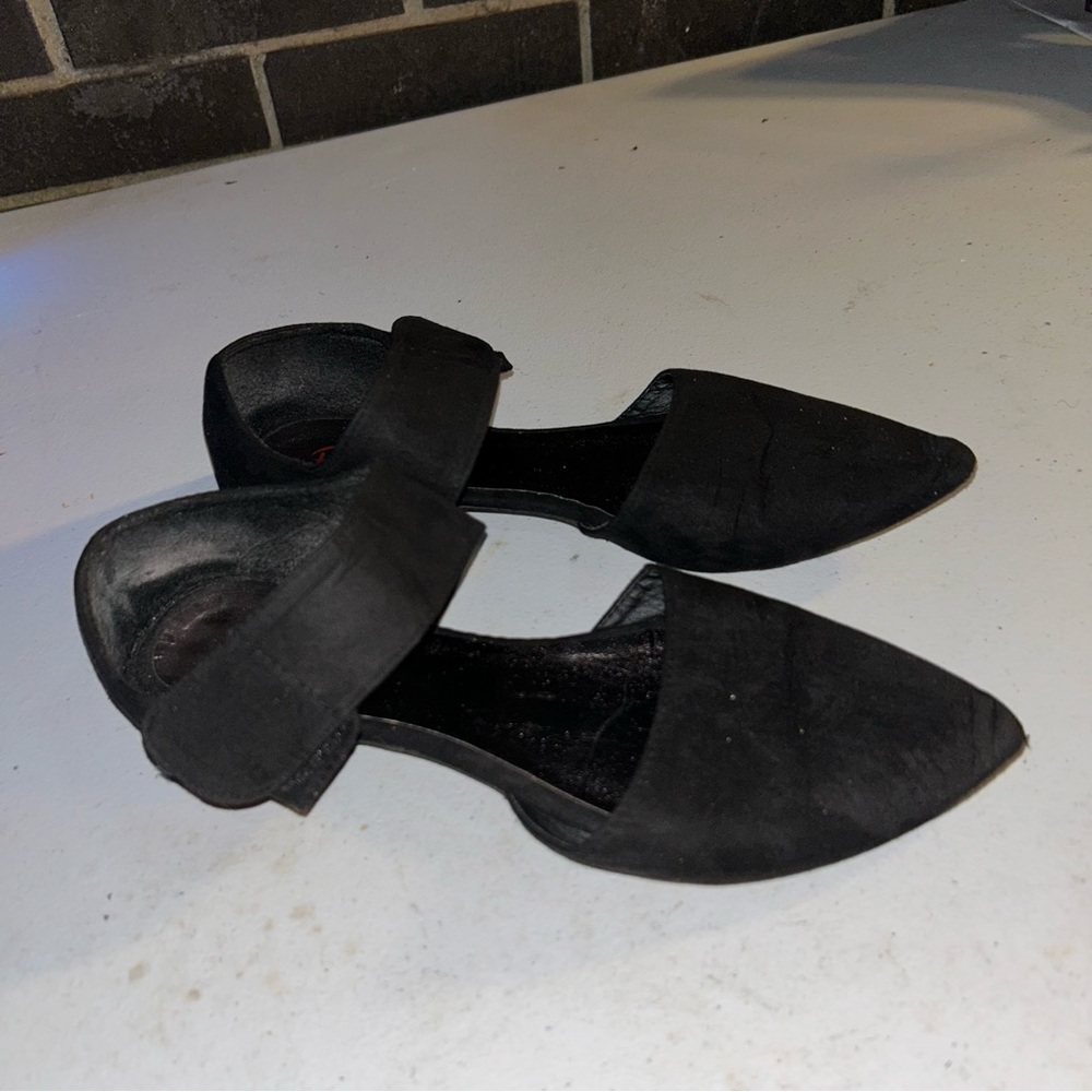 Red Circle Footwear Black Flats